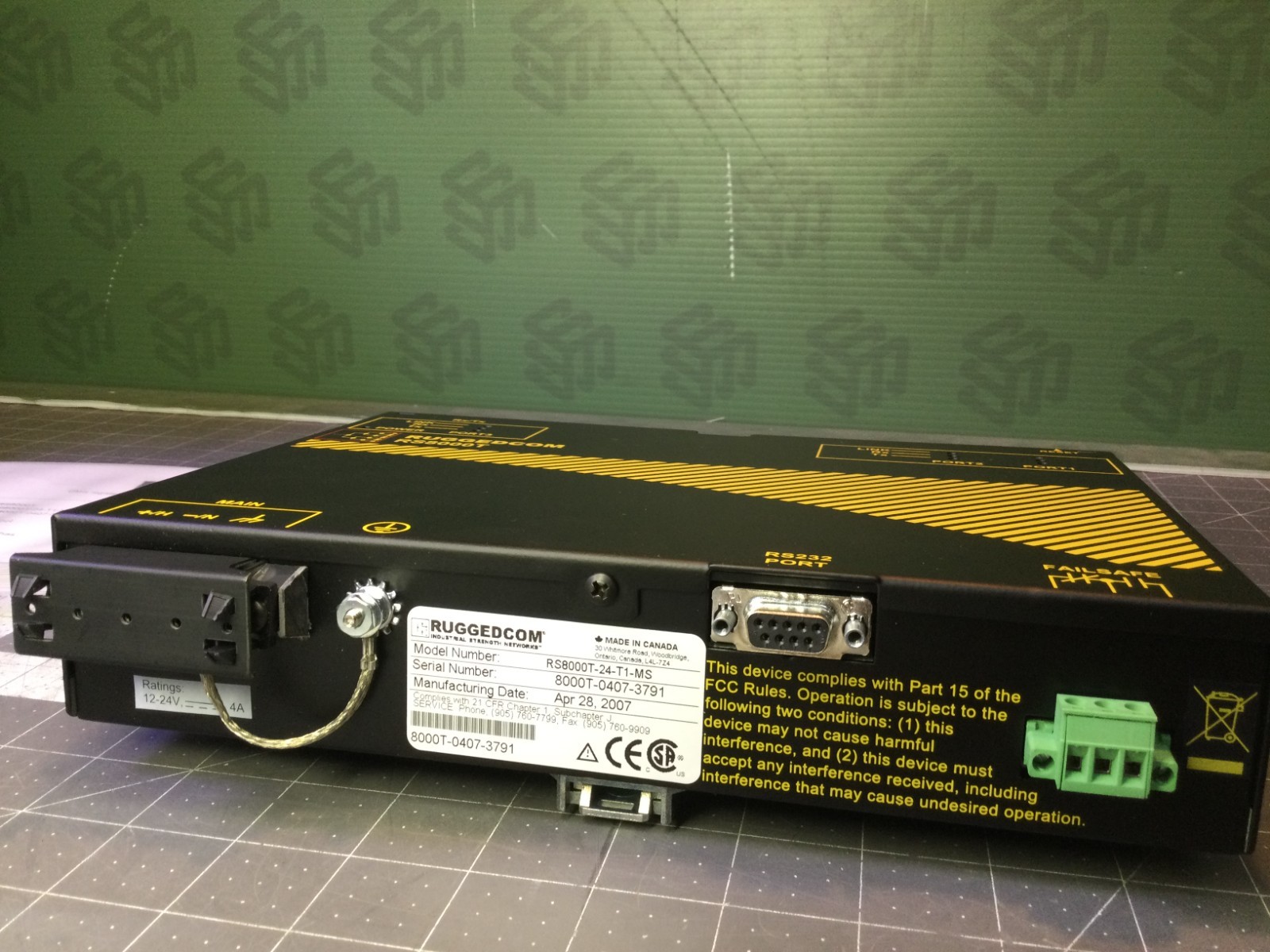 RuggedCom RS8000T-24-T1-MS Industrial Managed Ethernet Switch DIN Rail NOB