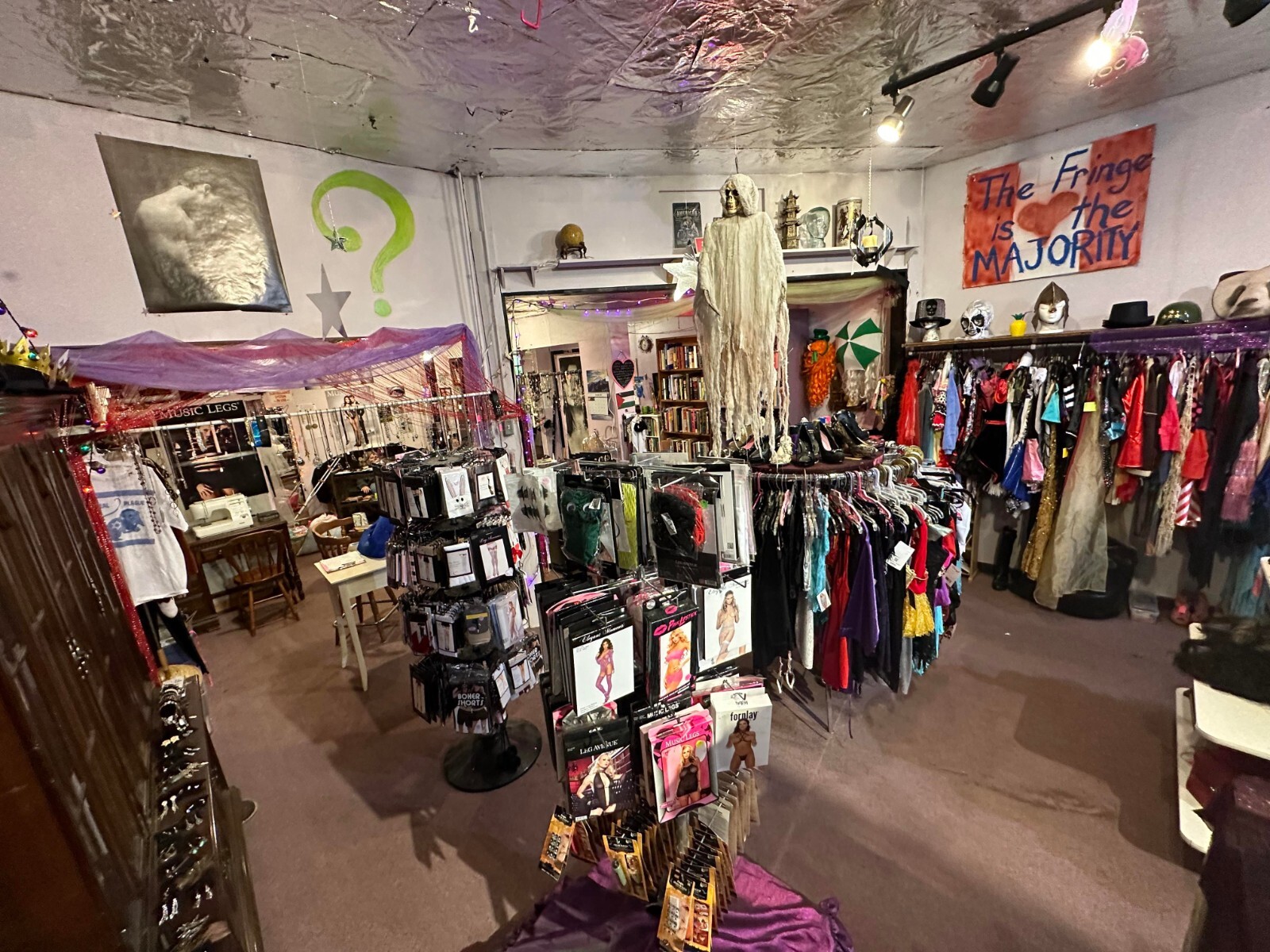 Wholesale lingerie. costume. vintage, shoes, jewelry, store business inventory+