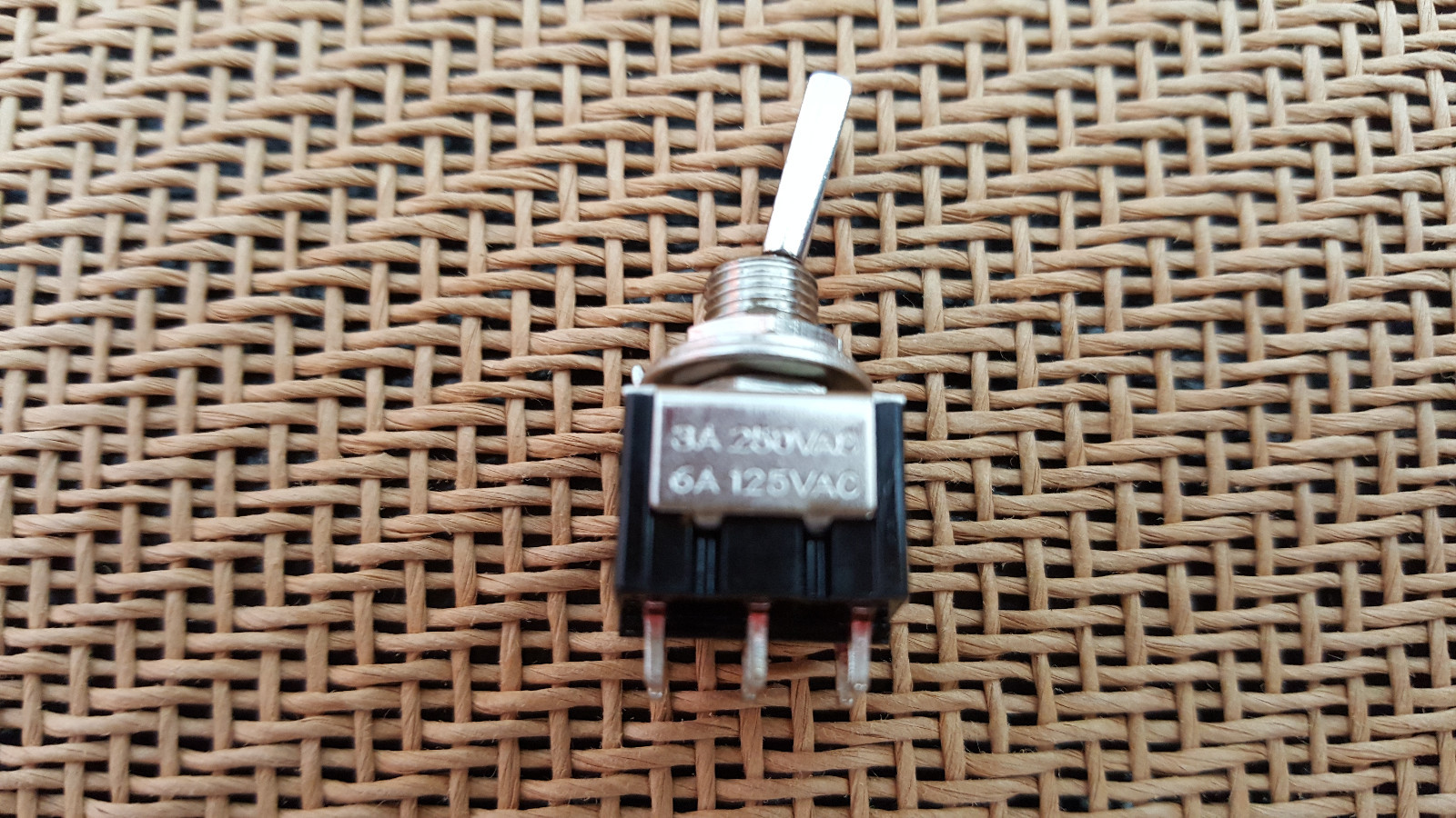 10pcs DPDT ON–ON Flat Shaft Car Toggle Switch for 3v 4.5v 6v 9v 12v 110v 250v