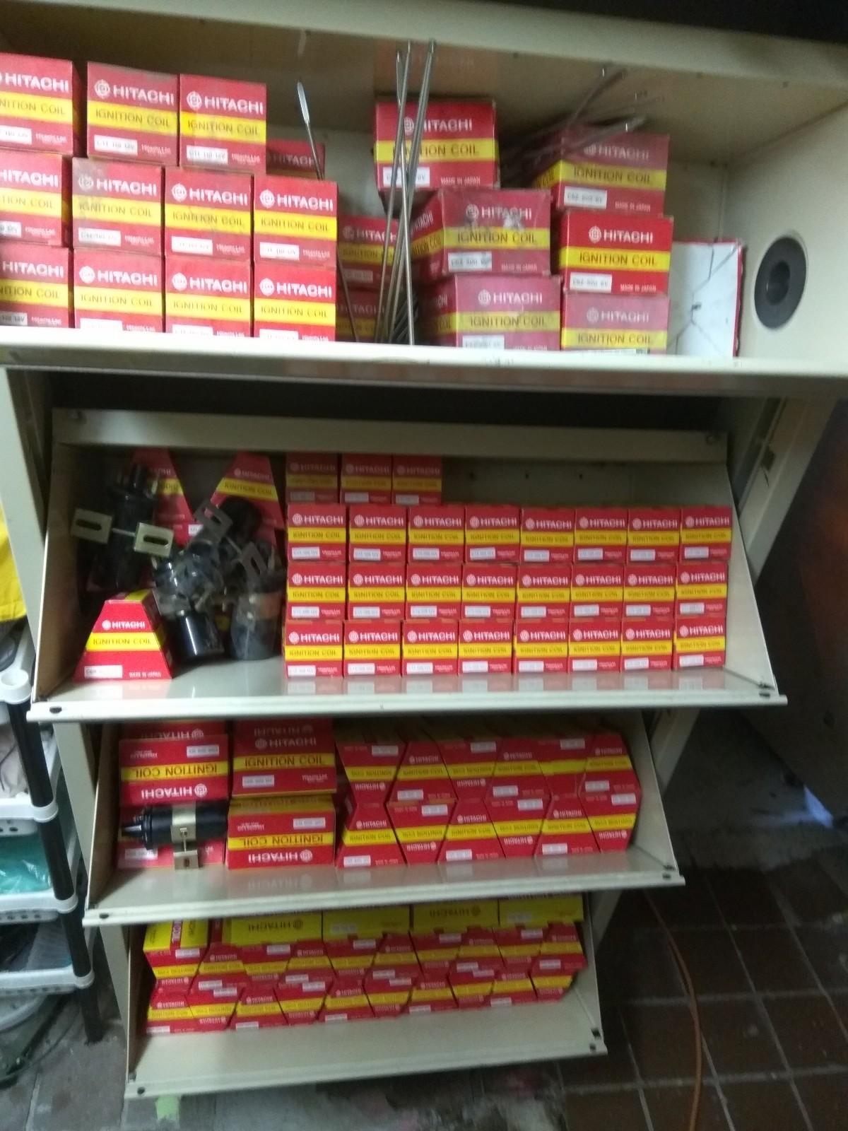 Wholesale SALE LOT BARGAIN Car Van Truck Bus Parts all the inventory of store