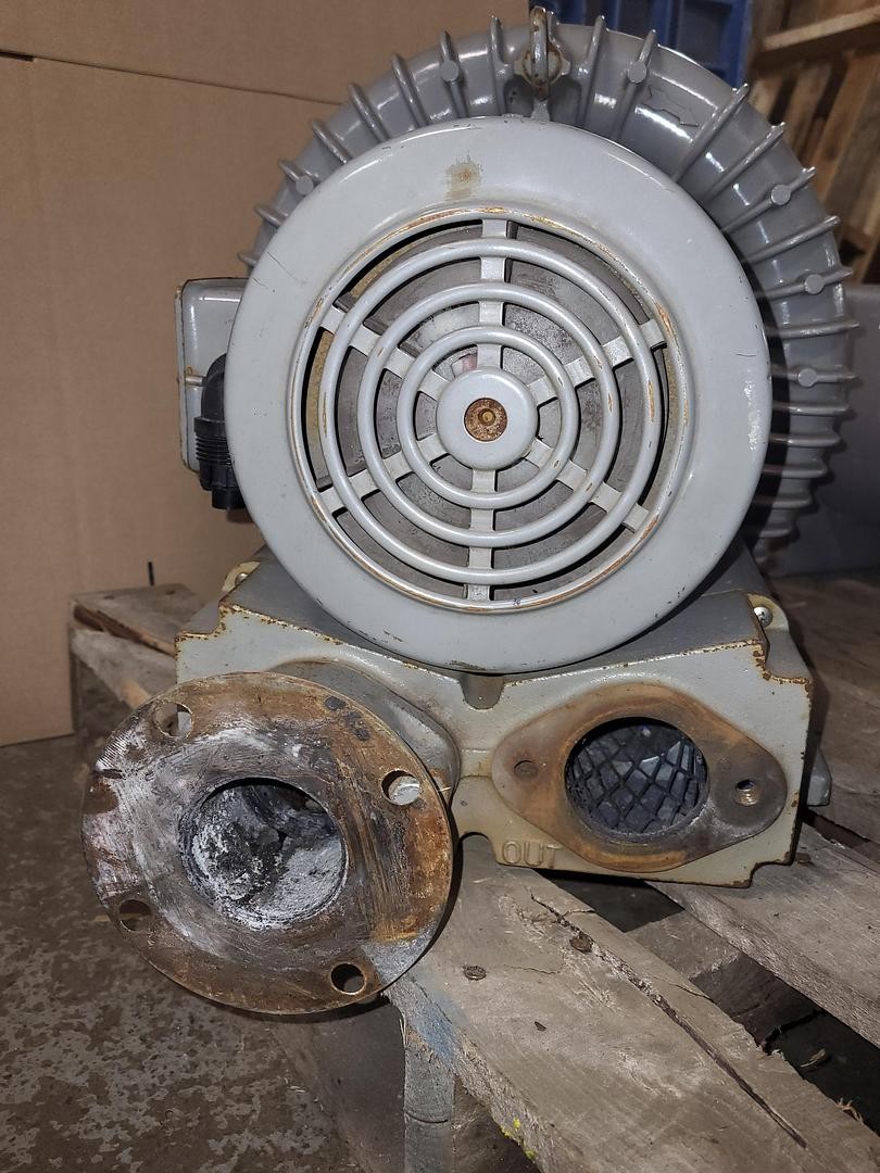 Fuji Electric regenerative blower VFC604A-7W 3PH 200-230 / 460v