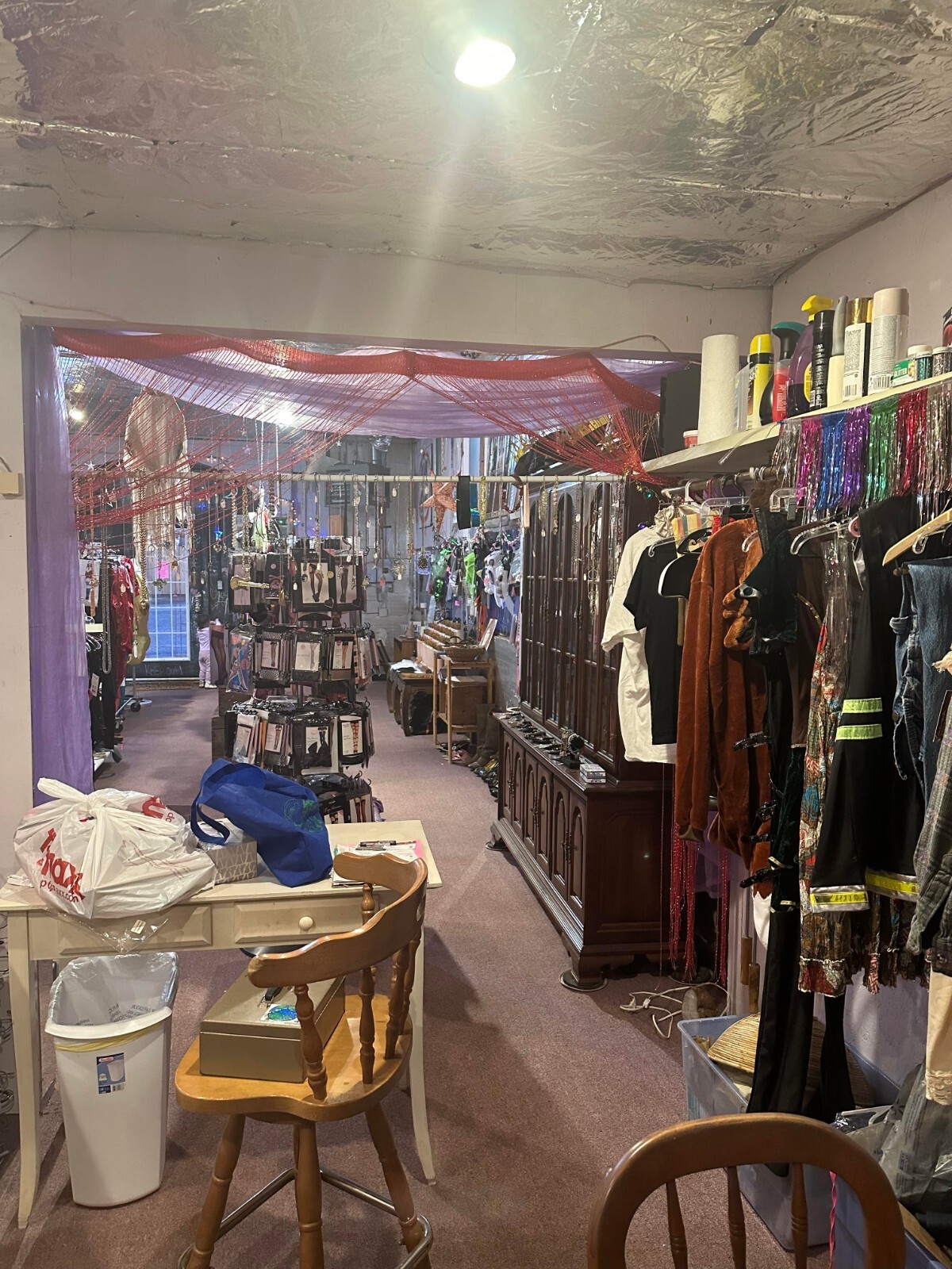 Wholesale lingerie. costume. vintage, shoes, jewelry, store business inventory+