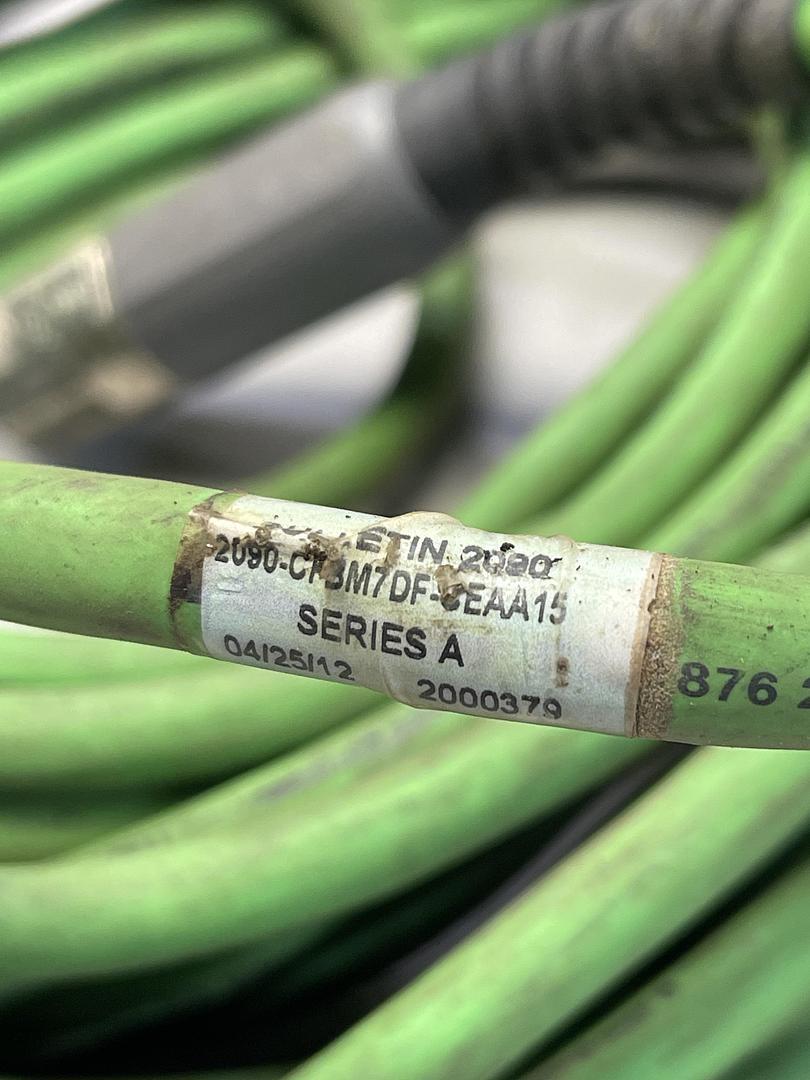 Allen-Bradley 2090-CFBM7DF-CEAA15 (555”)